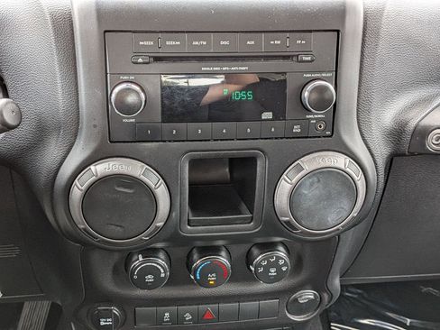 Used 2018 Jeep Wrangler Sport image 16