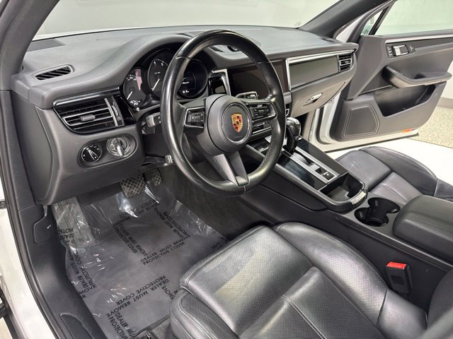 Used 2024 Porsche Macan w/ Premium Plus Package AWD/4WD image 14