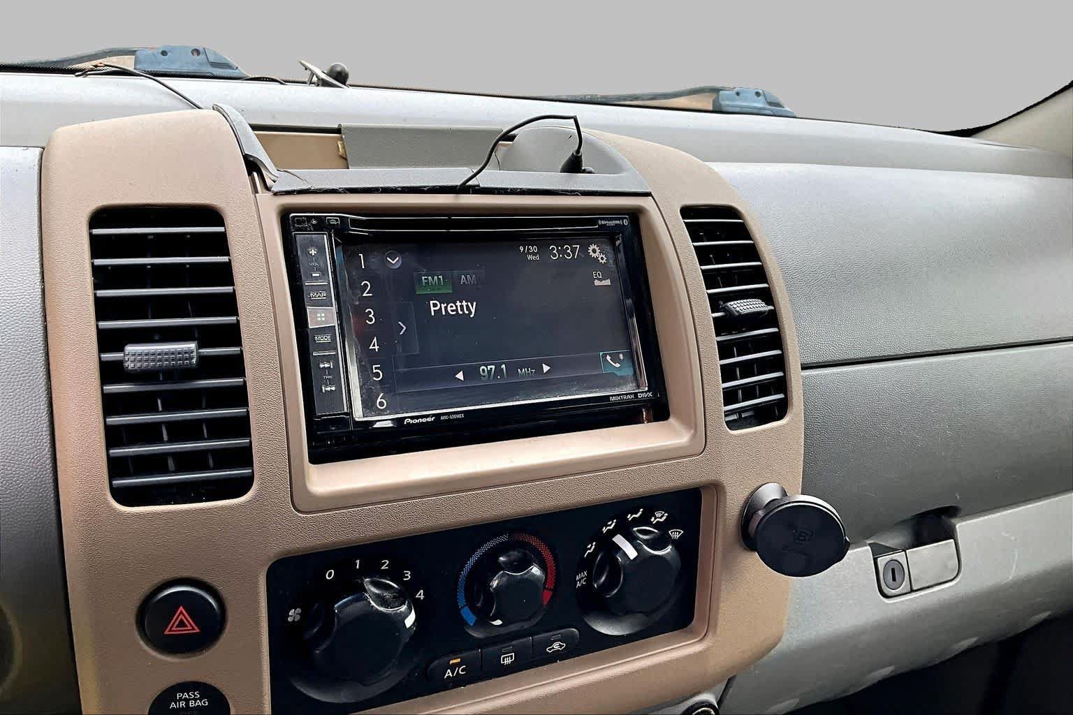 Used 2007 Nissan Frontier LE RWD image 28