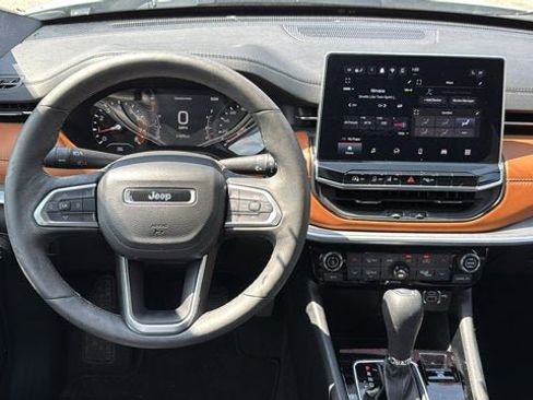 Used 2024 Jeep Compass Limited image 28