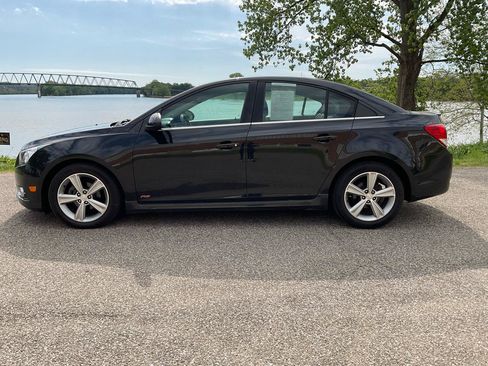 Used 2014 Chevrolet Cruze LT w/ RS Package FWD image 2