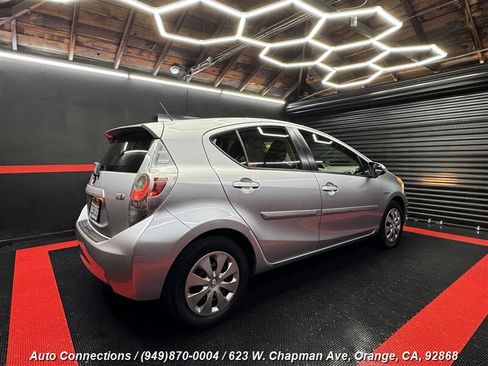 Used 2013 Toyota Prius C Two image 3