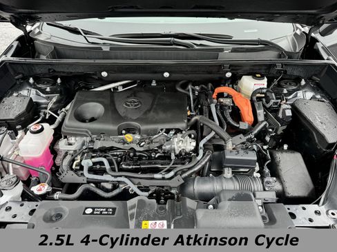 Used 2025 Toyota RAV4 XLE image 12