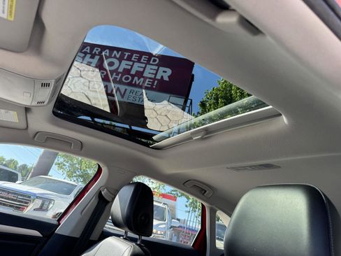 Used 2019 Volkswagen Jetta SE w/ Cold Weather Package FWD image 20