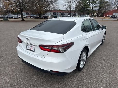 Used 2021 Toyota Camry LE image 5