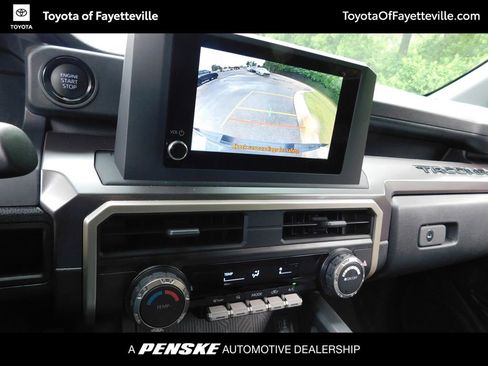 Used 2025 Toyota Tacoma SR5 AWD/4WD image 10