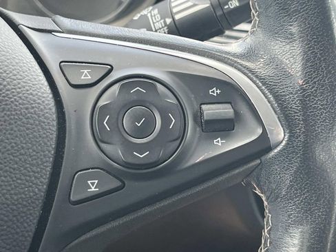 Used 2018 Buick Regal Essence w/ Sights and Sounds Package AWD/4WD image 25