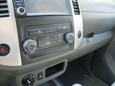 Used 2020 Nissan Frontier SV w/ SV Utility Package image 23