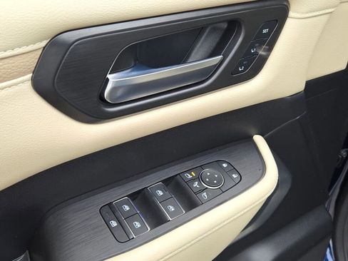 Used 2025 Nissan Armada Platinum Reserve image 23