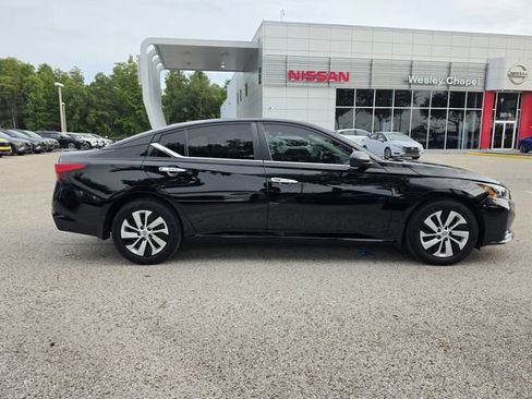 Certified 2025 Nissan Altima 2.5 S FWD image 8