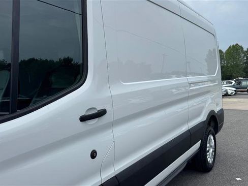Used 2023 Ford E-Transit Medium Roof RWD image 13