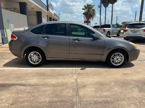 Used 2011 Ford Focus SE w/ 201A Rapid Spec Order Code FWD image 8