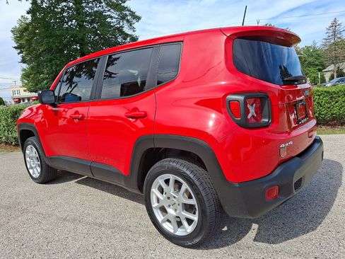Used 2023 Jeep Renegade Latitude image 4