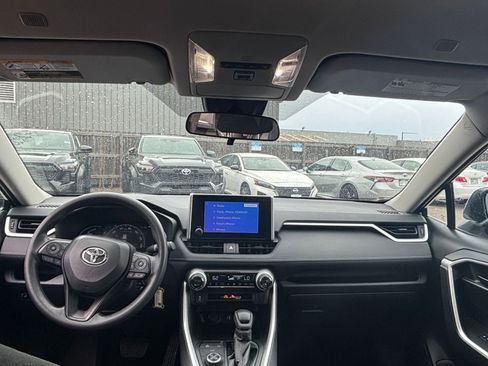 Used 2025 Toyota RAV4 LE AWD/4WD image 31