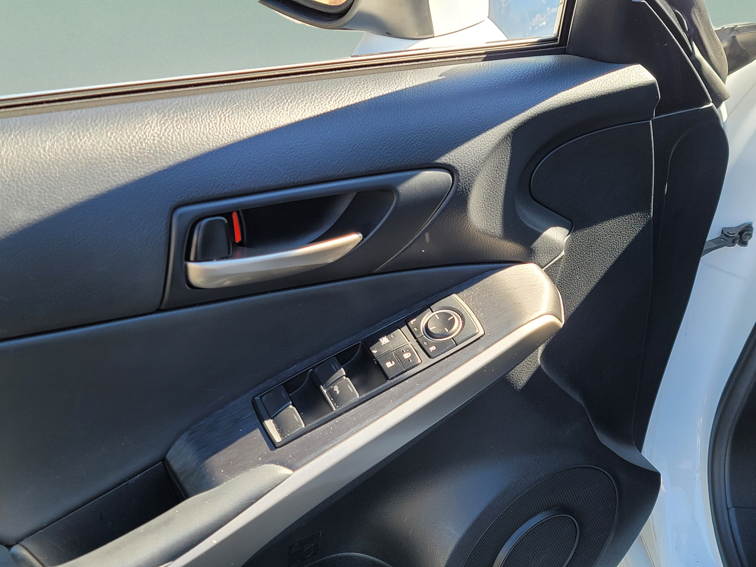 Used 2019 Lexus IS 300 RWD image 9