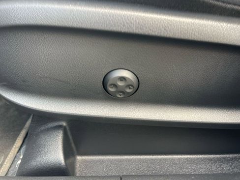 Used 2025 Mercedes-Benz GLA 250 image 10