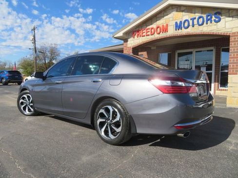 Used 2017 Honda Accord EX-L image 7