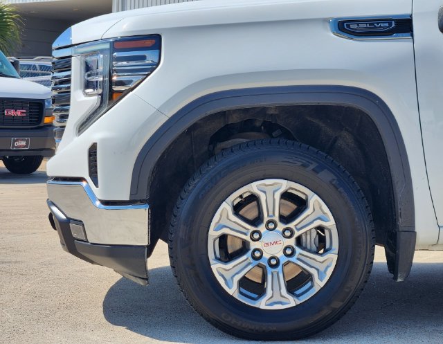 Used 2025 GMC Sierra 1500 SLT AWD/4WD image 8