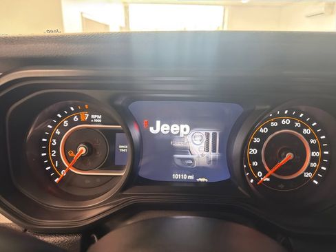 Used 2024 Jeep Gladiator Sport AWD/4WD image 17