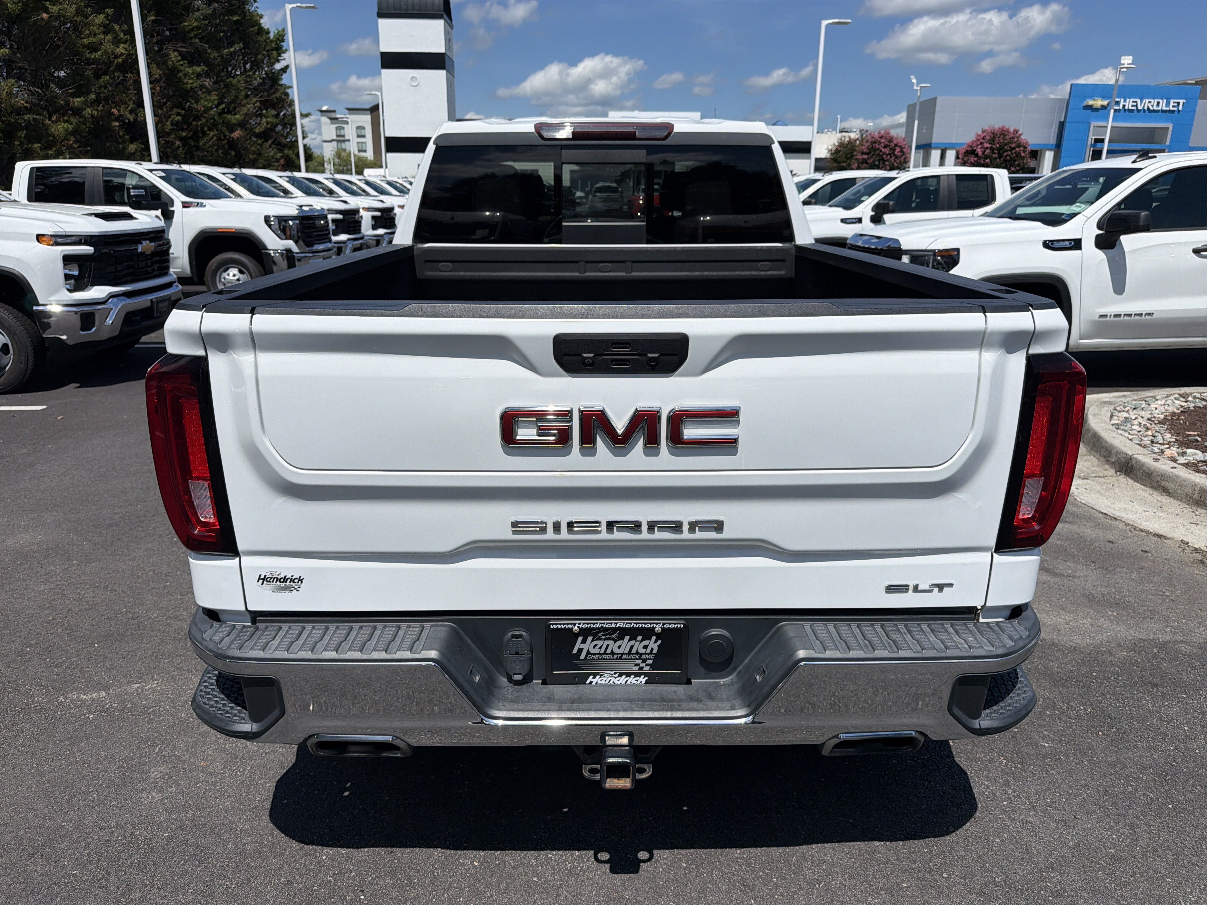 Used 2021 GMC Sierra 1500 SLT w/ SLT Premium Package AWD/4WD image 8