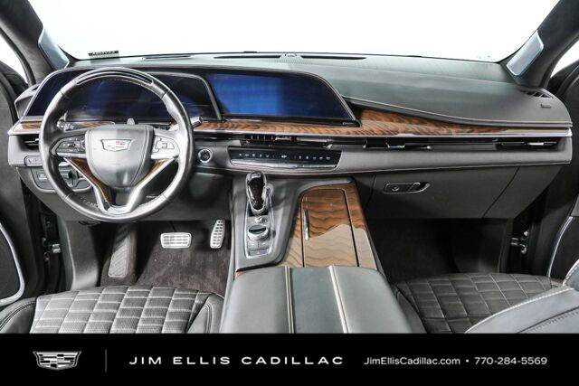 Used 2023 Cadillac Escalade ESV Sport Platinum w/ LPO, ONYX Package AWD/4WD image 18