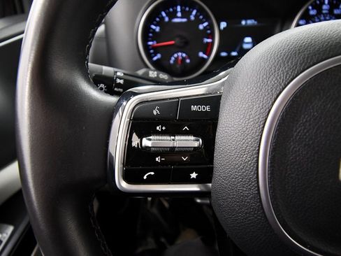 Certified 2024 Kia Carnival LX image 21