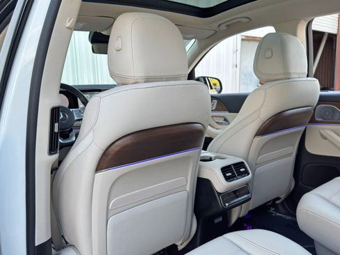 Used 2021 Mercedes-Benz GLS 580 4MATIC image 46