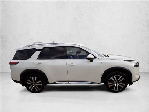 Used 2023 Nissan Pathfinder Platinum AWD/4WD image 5