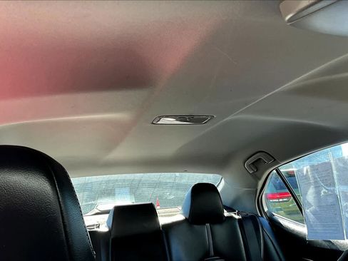 Used 2024 Toyota Camry SE image 30