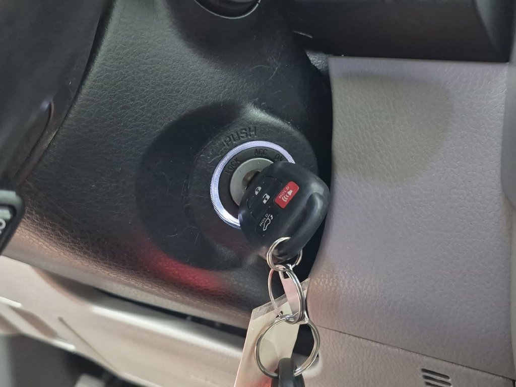 Used 2018 Toyota Highlander Plus AWD/4WD image 28