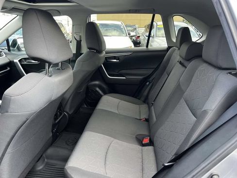 Used 2021 Toyota RAV4 XLE w/ Convenience Package AWD/4WD image 10