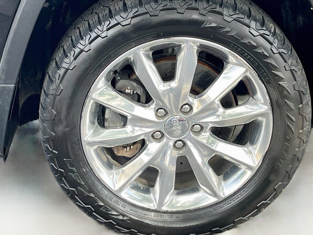 Used 2015 Jeep Cherokee Limited w/ Luxury Group AWD/4WD image 31