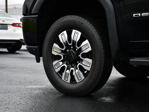 Used 2021 GMC Sierra 3500 Denali w/ Technology Package AWD/4WD image 12