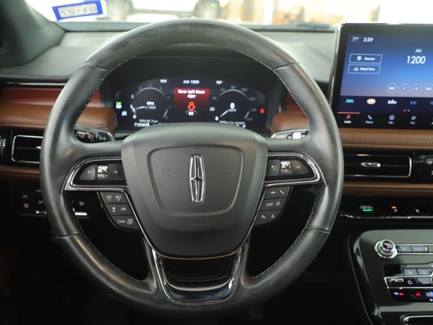 Used 2022 Lincoln Nautilus Reserve FWD image 16