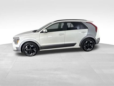 Certified 2024 Kia Niro Wave w/ Wave Preserve Package FWD image 10