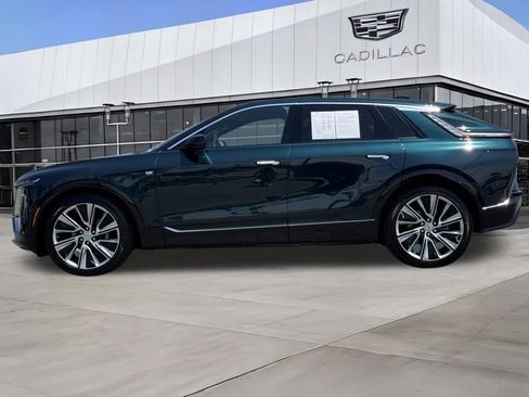 Certified 2025 Cadillac Lyriq Luxury w/ LPO, Floor Liner Package AWD/4WD image 6