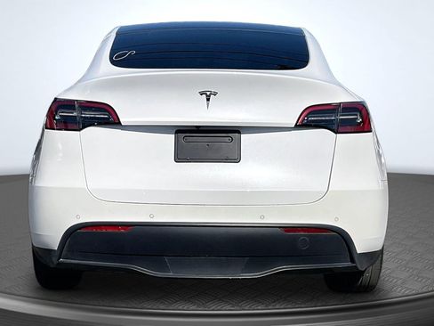 Used 2021 Tesla Model Y Long Range AWD/4WD image 4