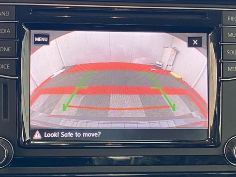 Used 2017 Volkswagen Passat 1.8T R-Line image 21