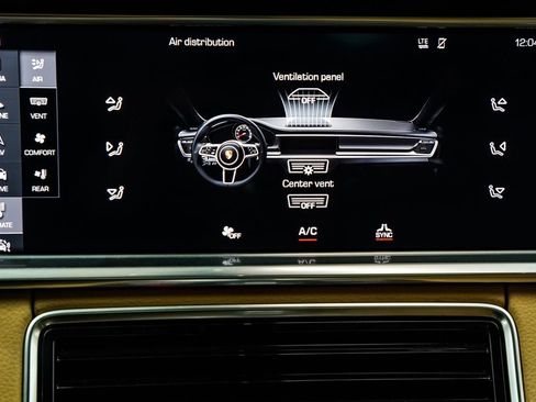 Used 2017 Porsche Panamera image 33