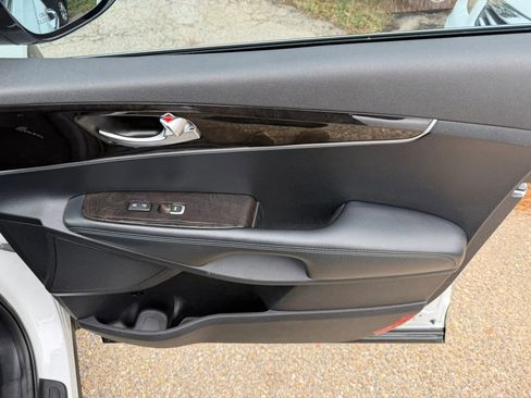 Used 2017 Kia Sorento LX w/ LX Convenience Package image 9