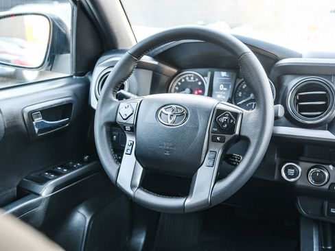 Certified 2023 Toyota Tacoma TRD Off-Road AWD/4WD image 18