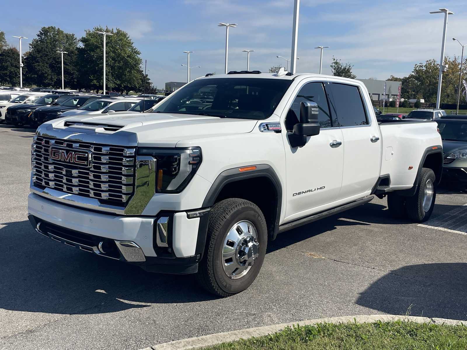 Used 2024 GMC Sierra 3500 Denali w/ Denali Reserve Package AWD/4WD image 2