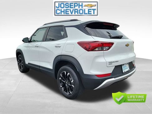Used 2023 Chevrolet TrailBlazer LT w/ Convenience Package AWD/4WD image 3