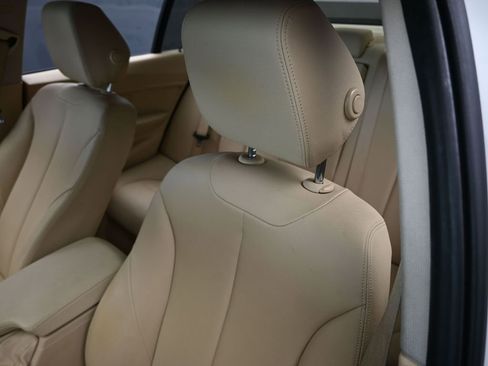 Used 2014 BMW 320i Sedan image 16