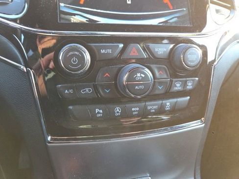 Used 2019 Jeep Grand Cherokee Limited image 17