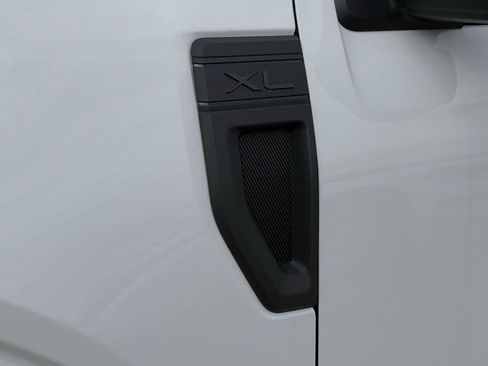 New 2025 Ford Maverick XL w/ Equipment Group 101A image 44