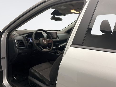 Used 2023 Nissan Rogue SV AWD/4WD image 10
