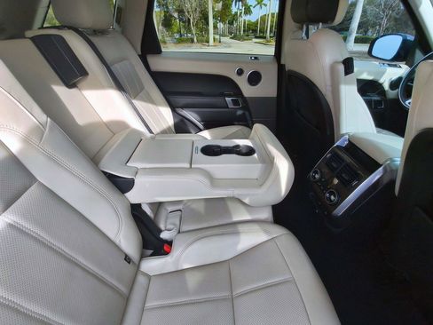 Used 2018 Land Rover Range Rover Sport Supercharged AWD/4WD image 36
