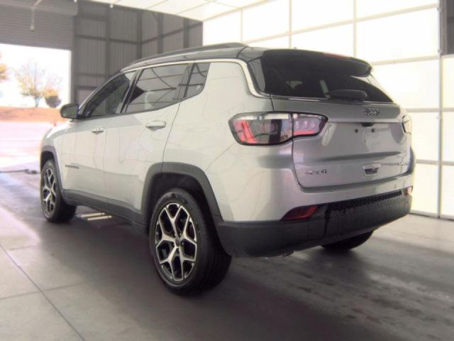 Used 2025 Jeep Compass Limited AWD/4WD image 6