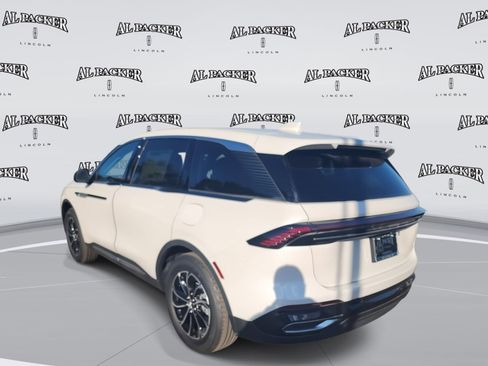 New 2026 Lincoln Nautilus Premier image 3